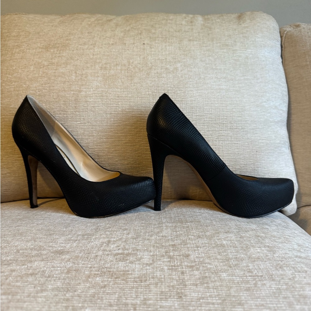 Jessica Simpson Black Textured Heels
